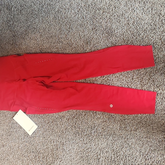 Lululemon Fast and Free High-Rise Tight 25” Pockets - Picture 5 of 8